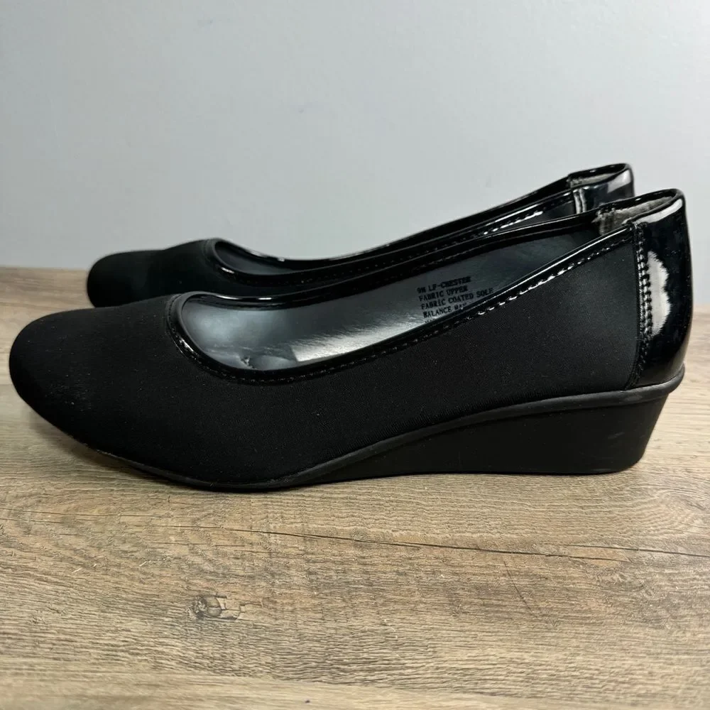 London Fog Women’s Wedge Shoes sz 9 Comfort Slip On #K-13